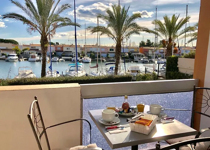 Cap Capistol Le Cap D'agde Vue Port